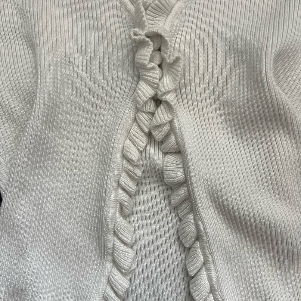 White Ruffled top - Picture 4 of 7